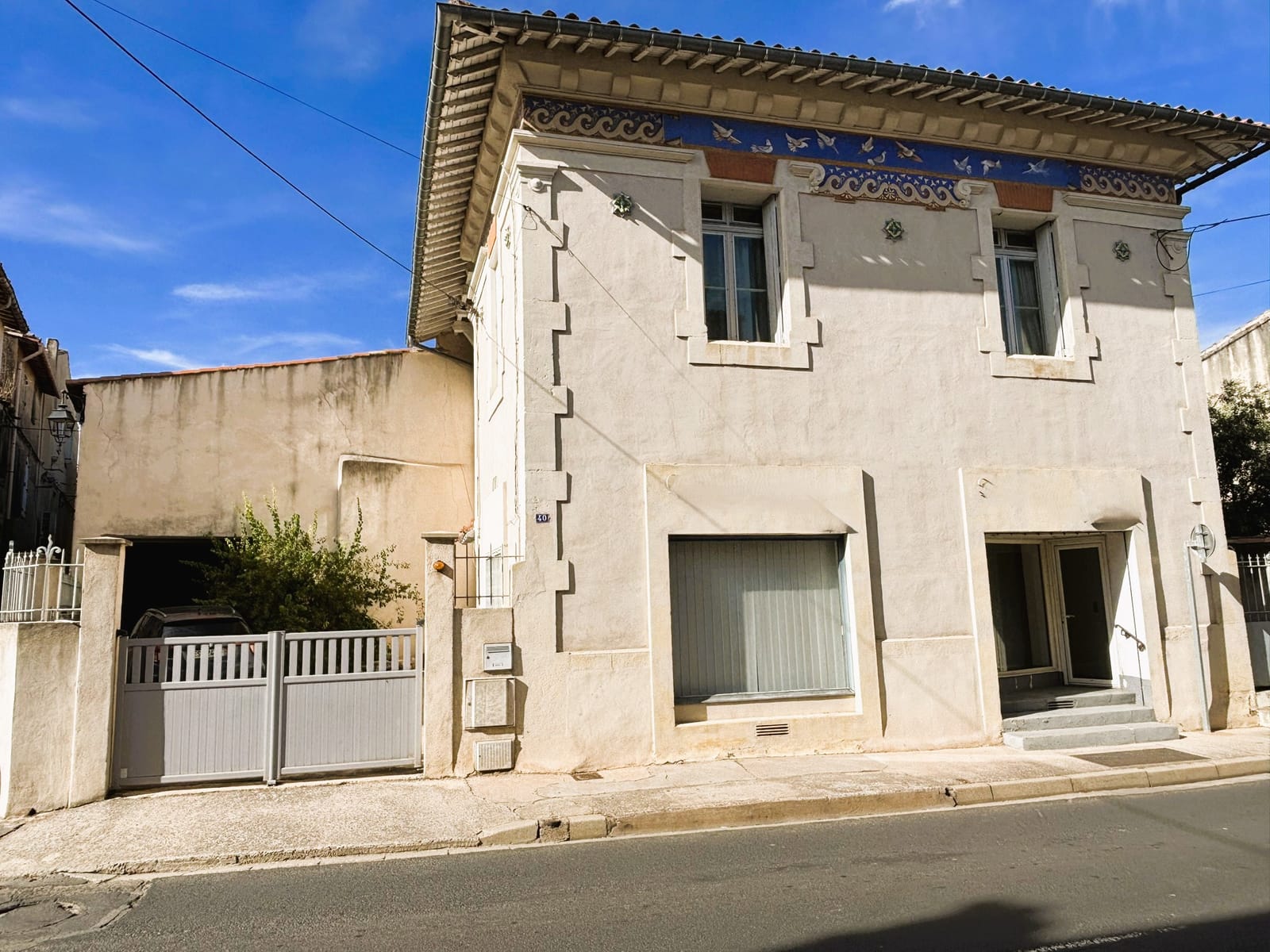 Maison De Village